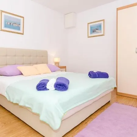 Dea - One-bedroom With Terrace Apartmán *
