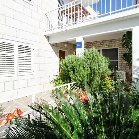 Dea - One-bedroom With Terrace شقة دوبروفينك