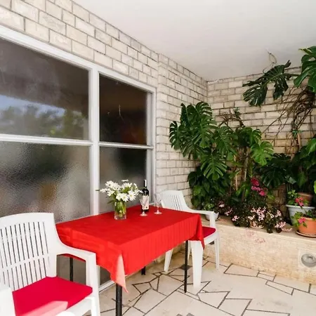 Dea - One-bedroom With Terrace *